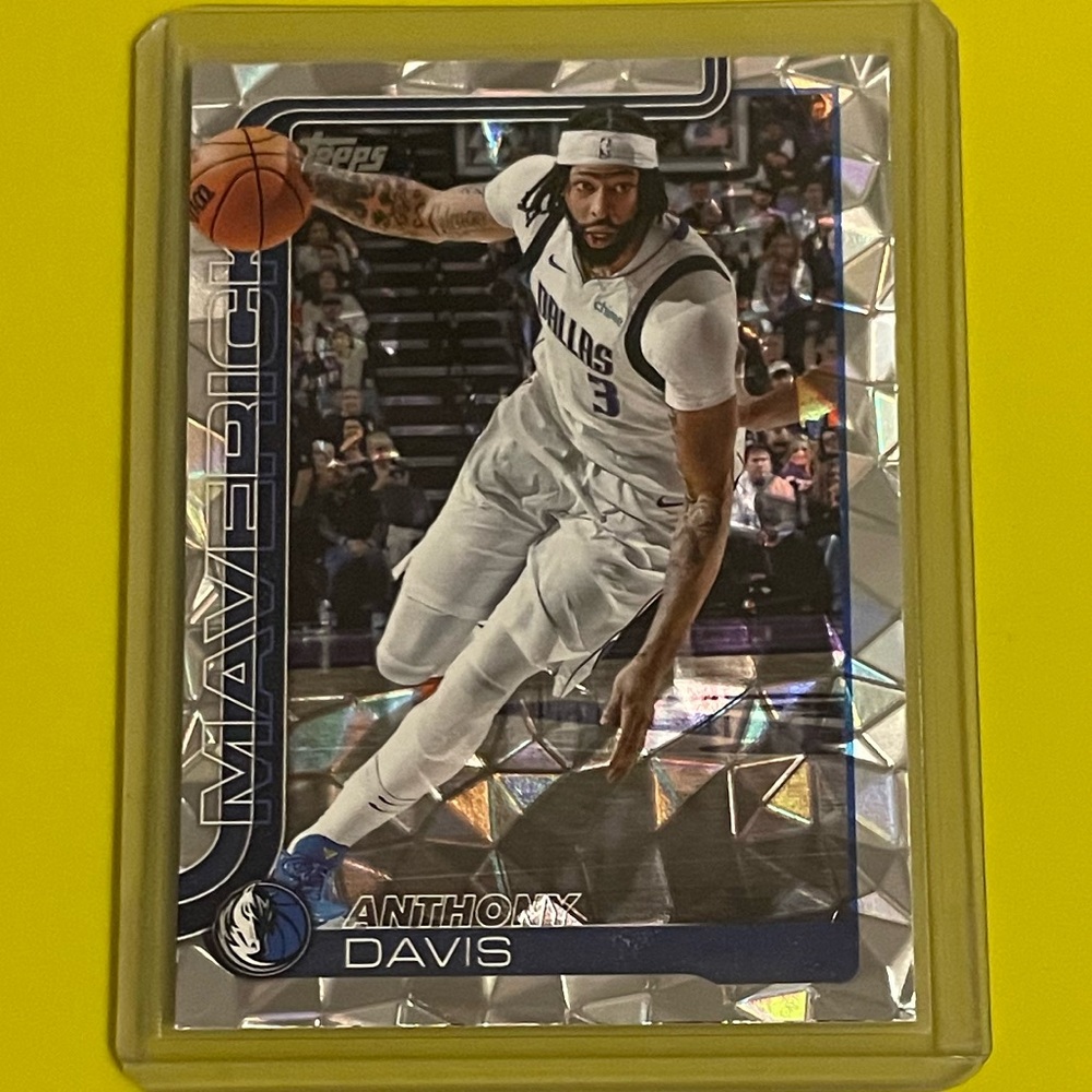 Anthony Davis [Diamante] #169 2025-26 Topps Basketball Trading Card